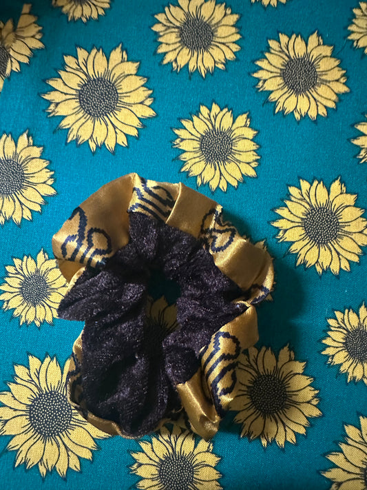 Color scrunchie